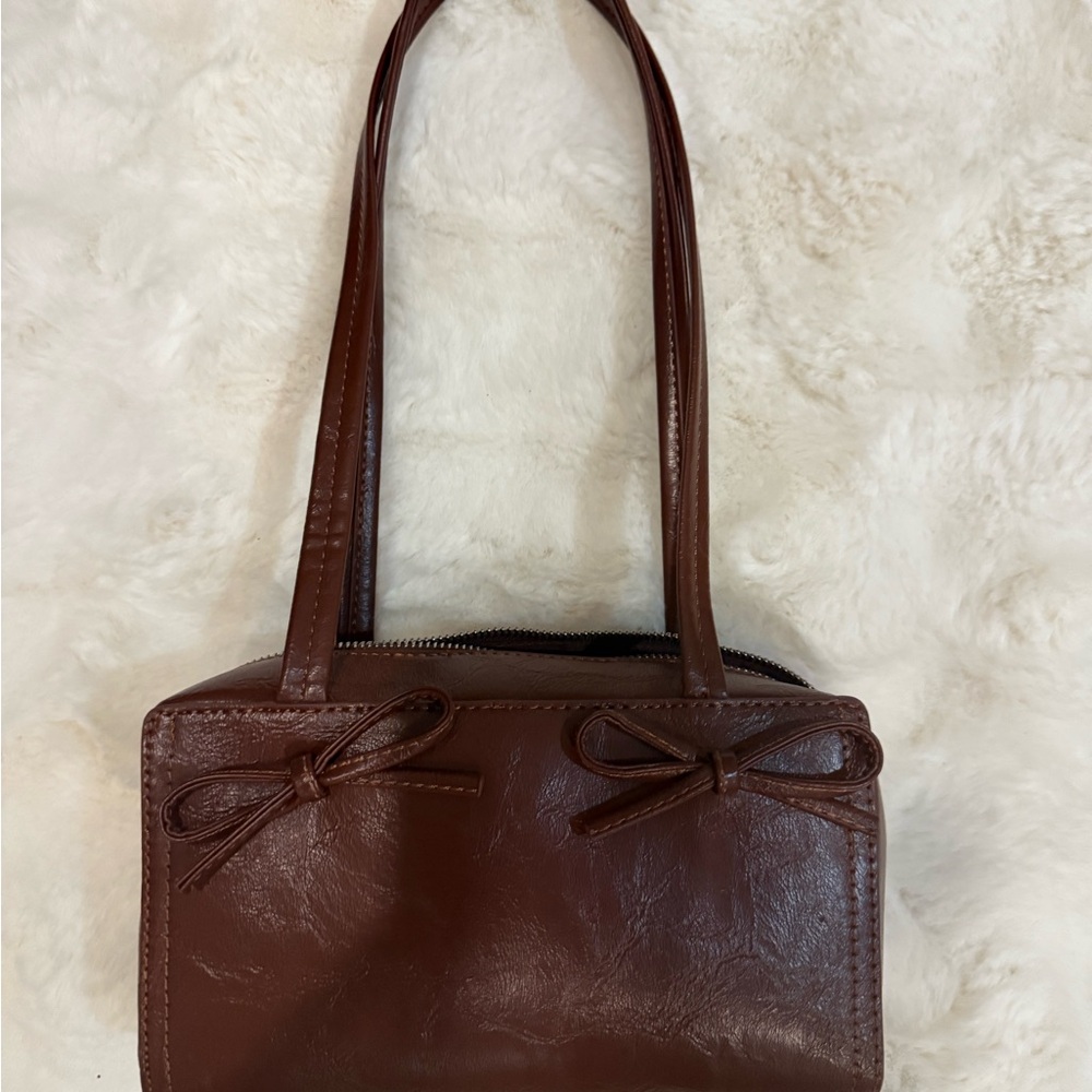 URBAN OUTFITTERS Brown Leather Bag